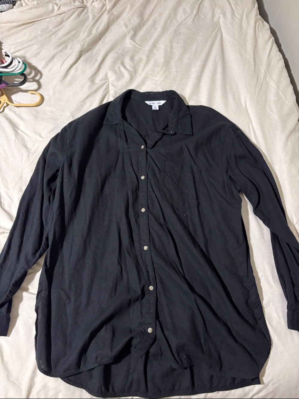 Old Navy Men's Black Long-Sleeve Button-Down Shirt